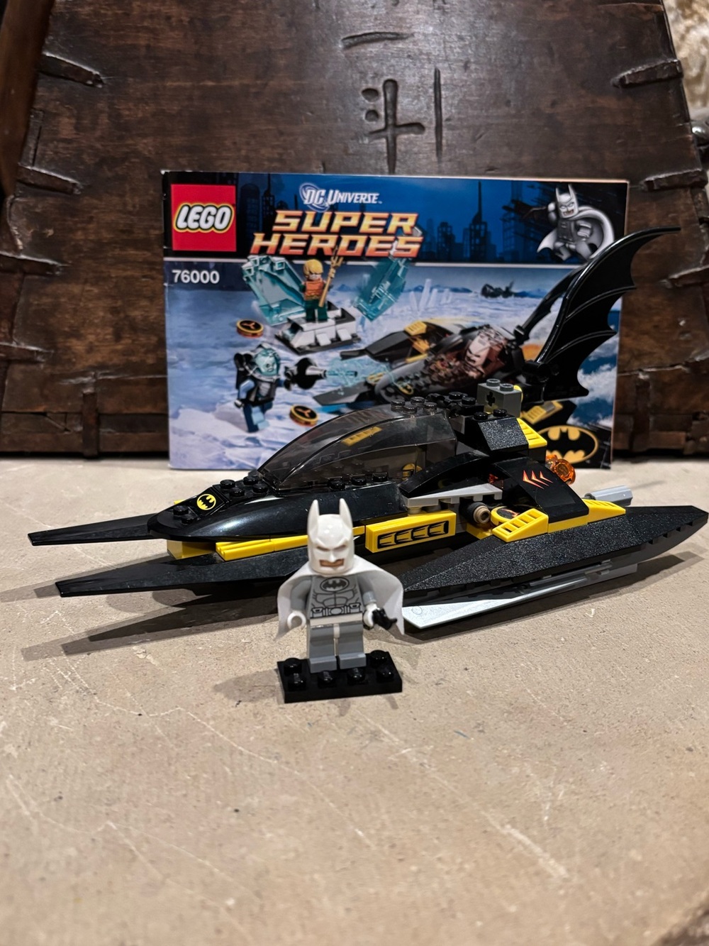 LEGO Arctic Batman Minifigure and Bat Boat from 76000 Set